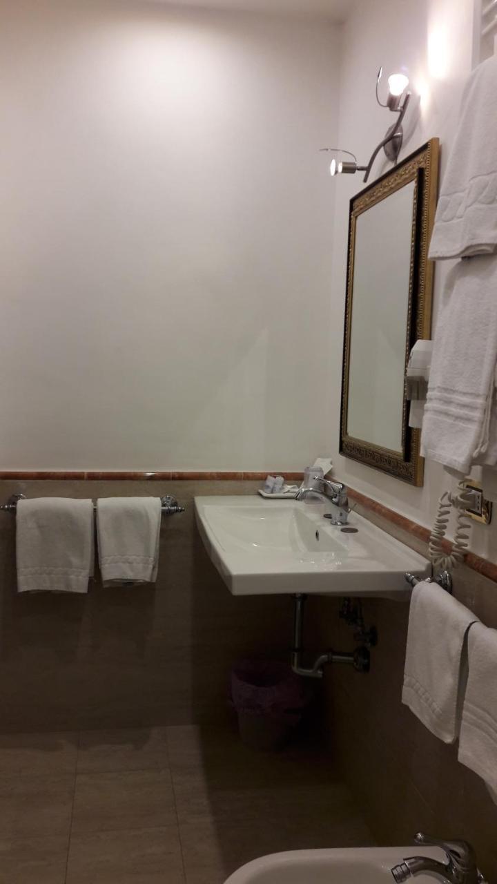 Hotell Quadrifoglio By Mancini 3*